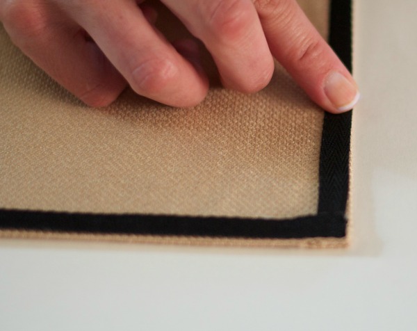 no sew DIY placemats - glue